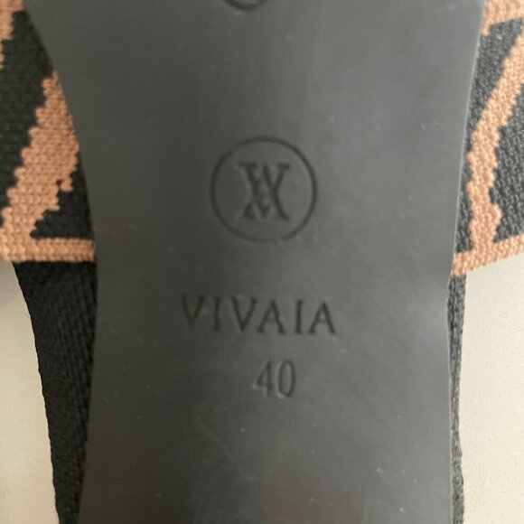 Vivaia Pointed-Toe Heeled Mules 3D Knit Upper Solid Black w Animal Print Sz 40 - Picture 5 of 10